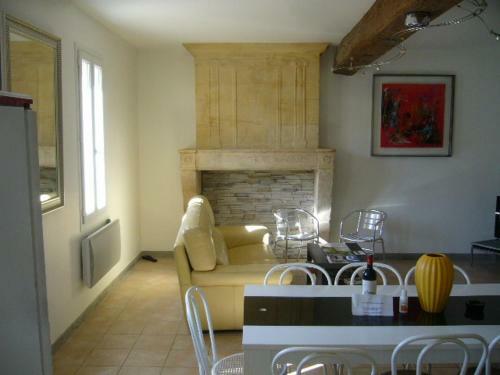 Maison Chaleureuse En Pierre