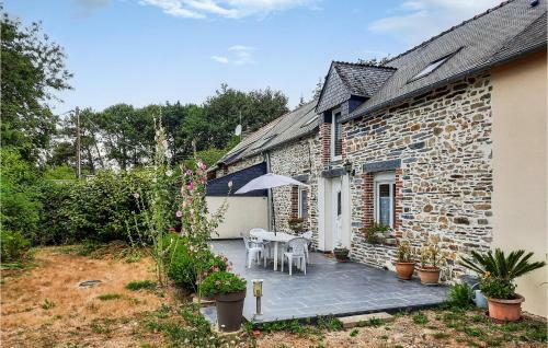 Awesome Home In Saint-martin-sur-oust With 3 Bedrooms