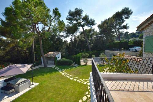 Charming Villa With Swimming Pool