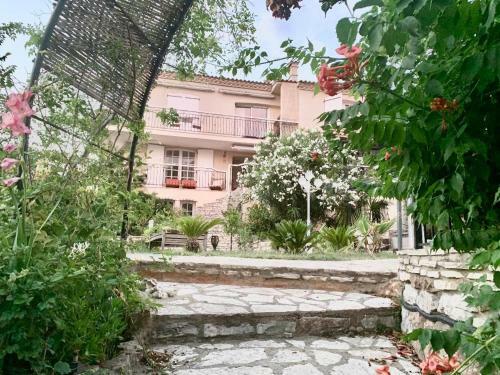 La Villa Pura Vida