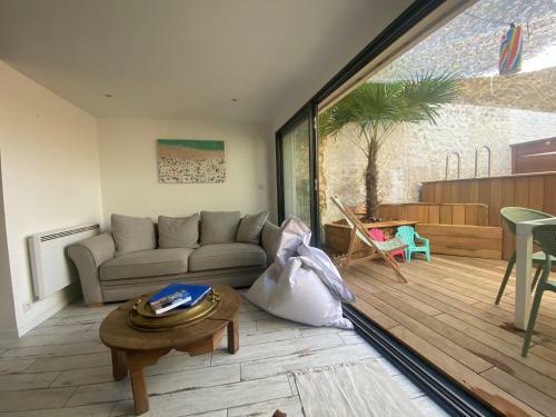 Charentaise Avec Piscine 20min De La Plage -