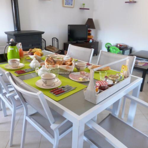 G�te Et Relais Equestre De Marie