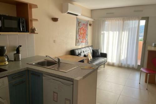 Apartamento 36 M With Terraceswimming Pool And Sea View