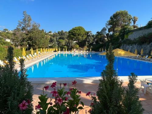 Charmante Villa Proven�ale Hauts De Vaugrenier