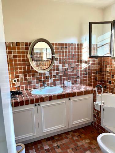 Charmante Villa Proven�ale Hauts De Vaugrenier
