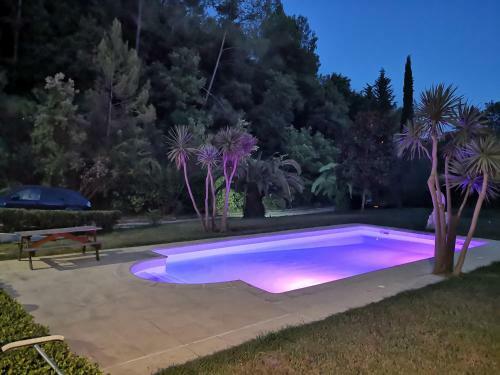 Jolie Villa Belle Piscine, Barbecue, Ping Pong,...