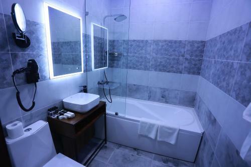 Regal Hotel By Grand
