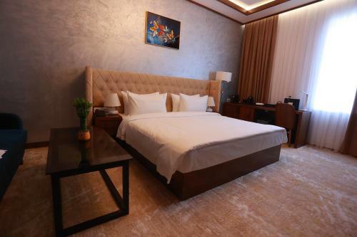 Regal Hotel By Grand