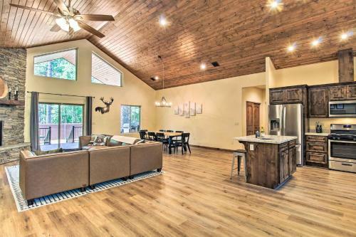 Pinetop Escape With Spacious Yard And Fire Pits!