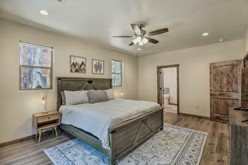Pinetop Escape With Spacious Yard And Fire Pits!