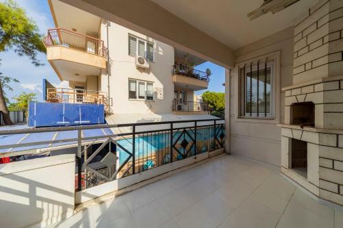 Apartamento Cozy Flat With Balcony 10 Min To Konyaalti Beach