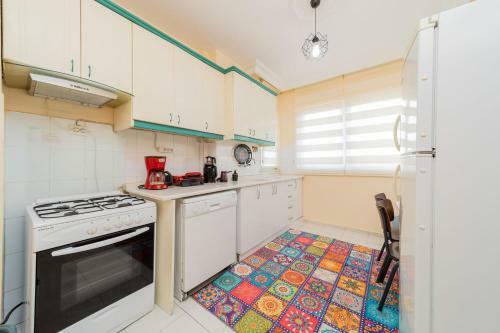 Apartamento Cozy Flat With Balcony 10 Min To Konyaalti Beach