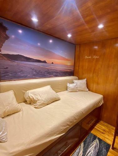 Apartamento Modern Furnished Loft, 50m From The Ocean!
