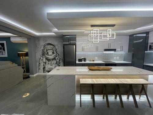 Luxurious 3 Bedroom Beach Front Apartment