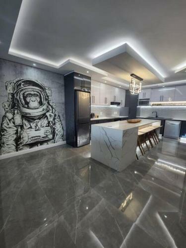 Luxurious 3 Bedroom Beach Front Apartment