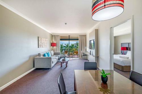 Pool Relaxation On Esplanade Across Two Apartments