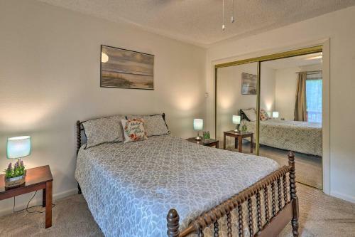 Central Hot Springs Village Retreat With Deck!