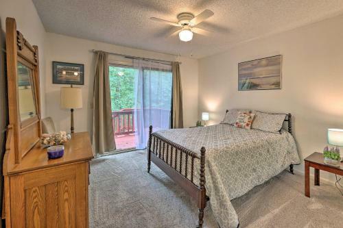 Central Hot Springs Village Retreat With Deck!