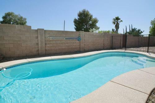 Tucson 4 Bedroom W/pool, Privacy, Mountain View