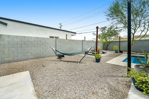 Melrose Mid-century Oasis