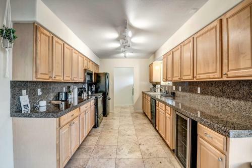 Boho Pad W Pool Located 5 Mins From Old Town