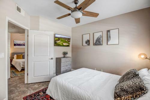 Vacation Condo W Pool Games & Golf Course