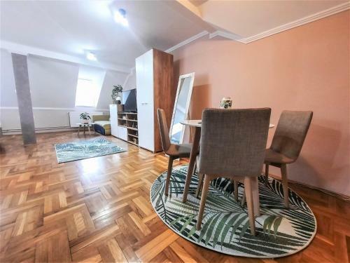 Garden Apartment