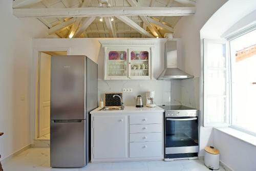 Hydra Luxury Getaway - Maria's Cozy Home