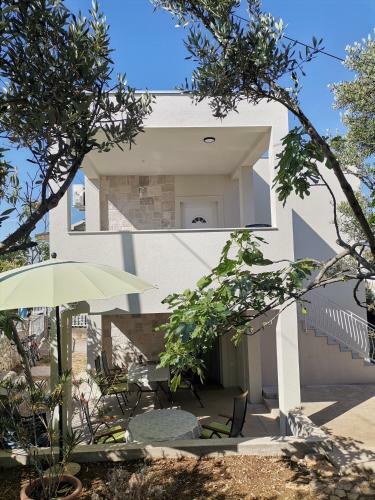 Cosy Apartment Frane Island Murter