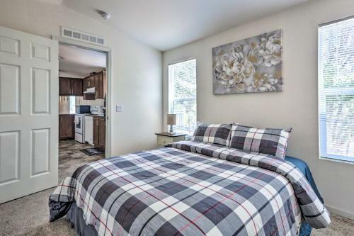 Quaint Mariposa Home With Private Deck And Yard!