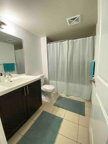 Apartamento Spacious, Quiet & Cozy Condo 10m From Airport