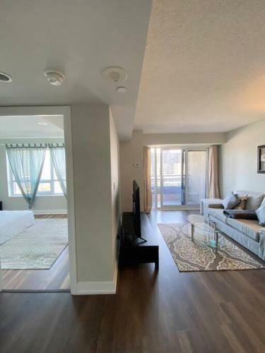 Apartamento Spacious, Quiet & Cozy Condo 10m From Airport