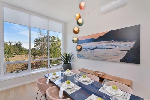 Oak Bay Executive Penthouse