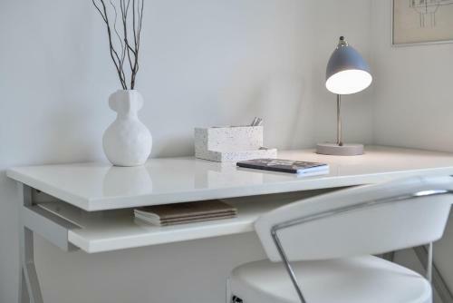 Oak Bay Executive Penthouse