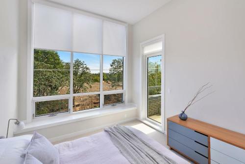 Oak Bay Executive Penthouse