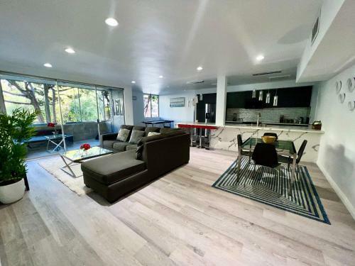 Apartamento Hollywood Hills Condo