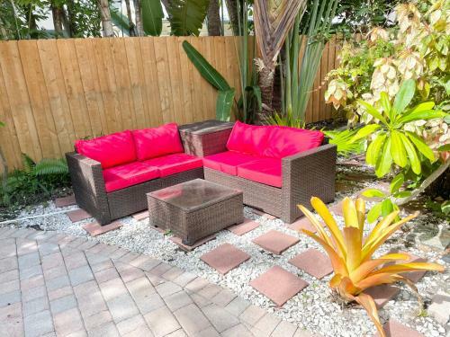 Victoria Park Home, Private Pool 2miles From Beach