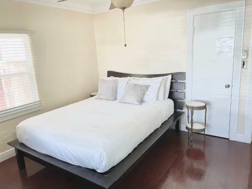 Victoria Park Home, Private Pool 2miles From Beach
