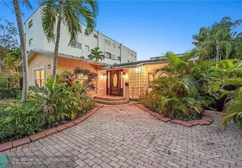 Victoria Park Home, Private Pool 2miles From Beach