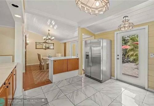 Victoria Park Home, Private Pool 2miles From Beach