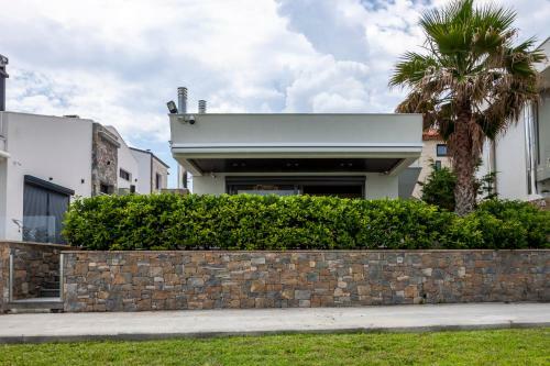 Villa Almyra On The Beach