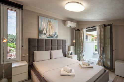 Villa Almyra On The Beach