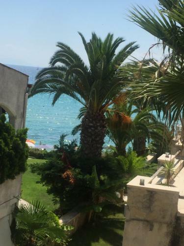 Frenki Apartment By The Sea