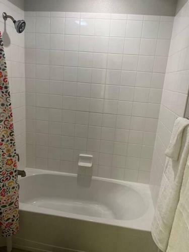 2 Story Comfort Beautiful Home With All Amenities