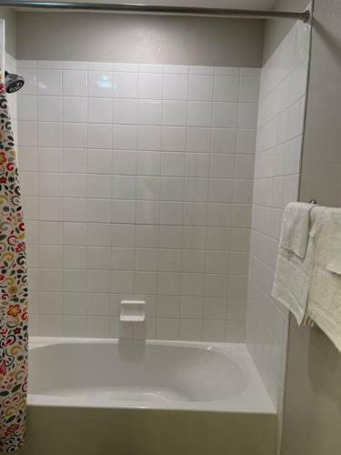 2 Story Comfort Beautiful Home With All Amenities