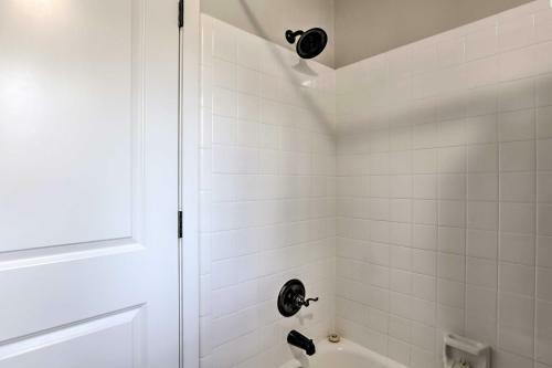 Cozy Tallahassee Apartment With Spacious Yard!