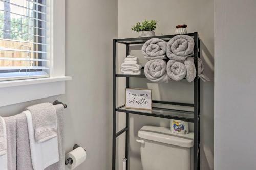Cozy Tallahassee Apartment With Spacious Yard!