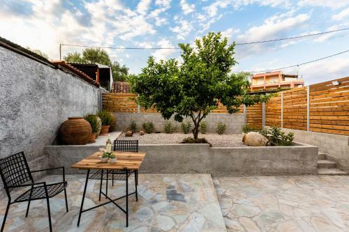 Valira Cozy Maisonette - Relaxing Vibes Getaway