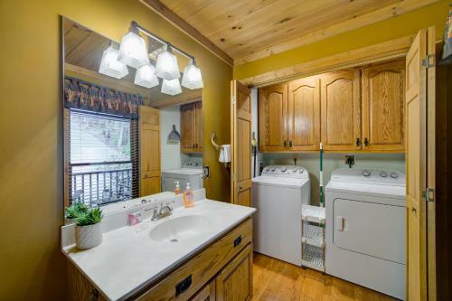 Social Tides Cabin