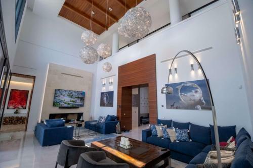 Villa Sn Nivas Super Home